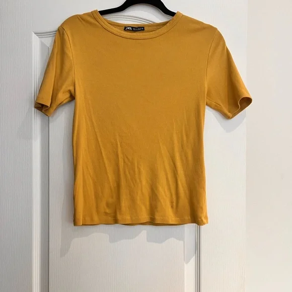 Zara Ribbed Mustard Tee - Picture 1 of 2
